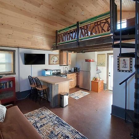 Rustic Hendersonville Farm Studio With Private Deck Ngoại thất bức ảnh