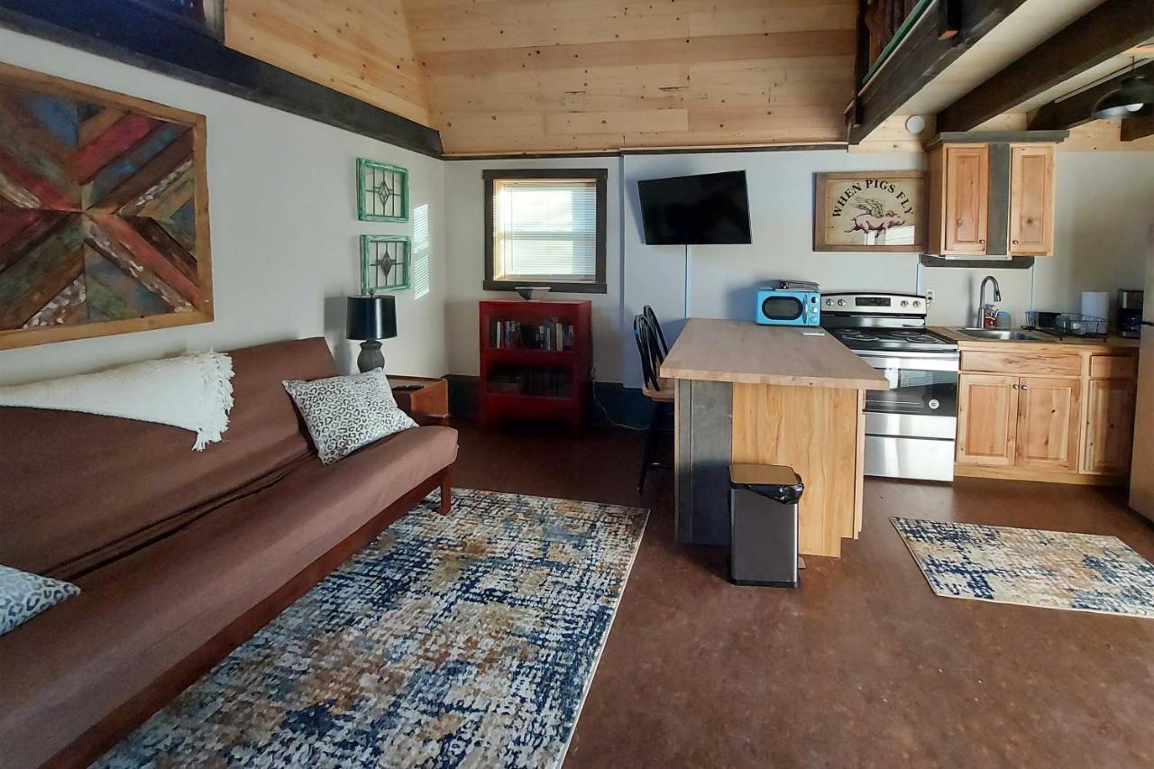 Rustic Hendersonville Farm Studio With Private Deck Ngoại thất bức ảnh