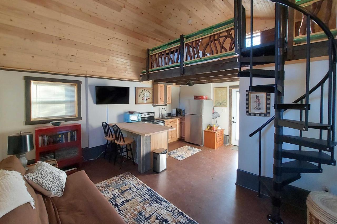 Rustic Hendersonville Farm Studio With Private Deck Ngoại thất bức ảnh