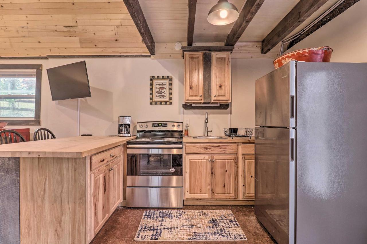 Rustic Hendersonville Farm Studio With Private Deck Ngoại thất bức ảnh