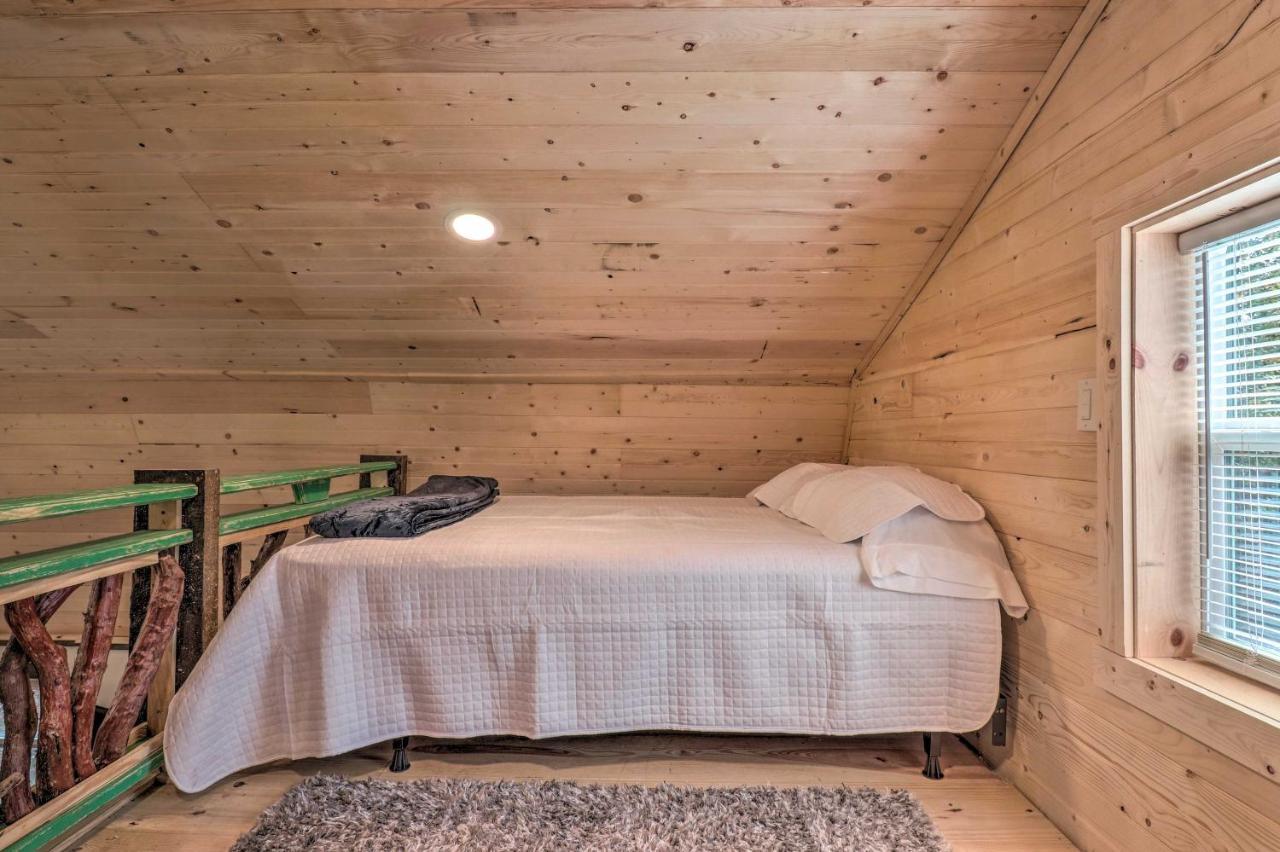 Rustic Hendersonville Farm Studio With Private Deck Ngoại thất bức ảnh