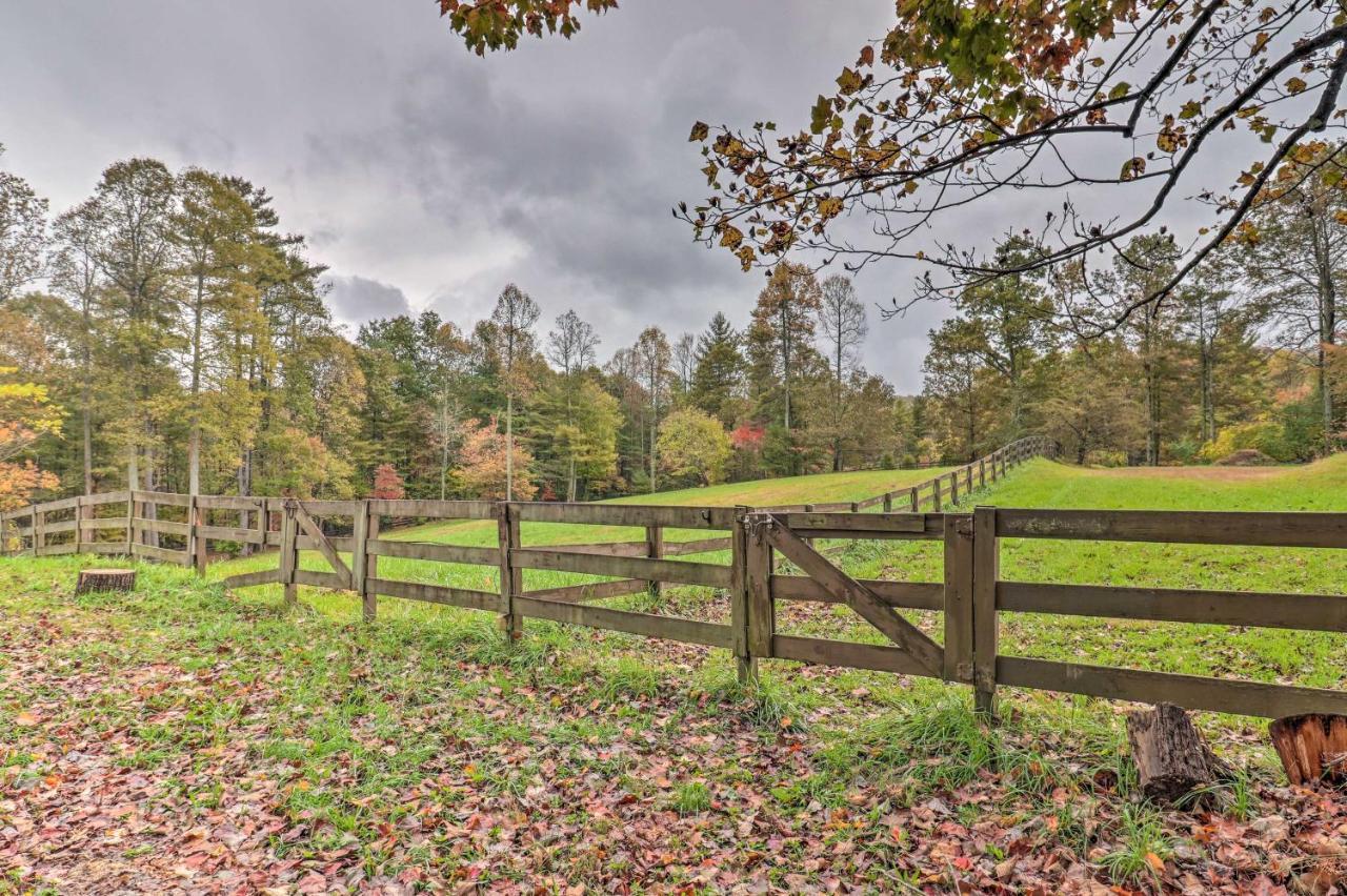 Rustic Hendersonville Farm Studio With Private Deck Ngoại thất bức ảnh