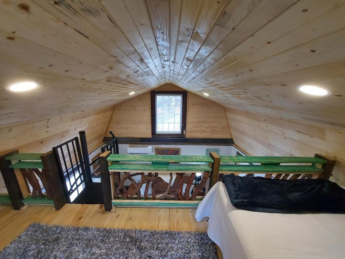 Rustic Hendersonville Farm Studio With Private Deck Ngoại thất bức ảnh