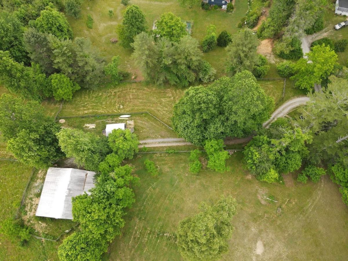 Rustic Hendersonville Farm Studio With Private Deck Ngoại thất bức ảnh